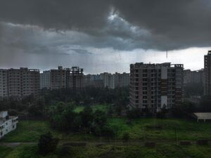 Heavy Rains Cause Waterlogging and Traffic Chaos in Bengaluru